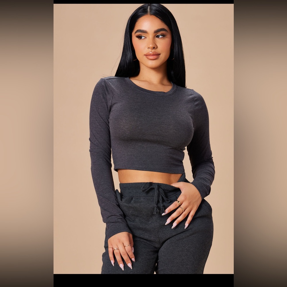 Long sleeve crop top